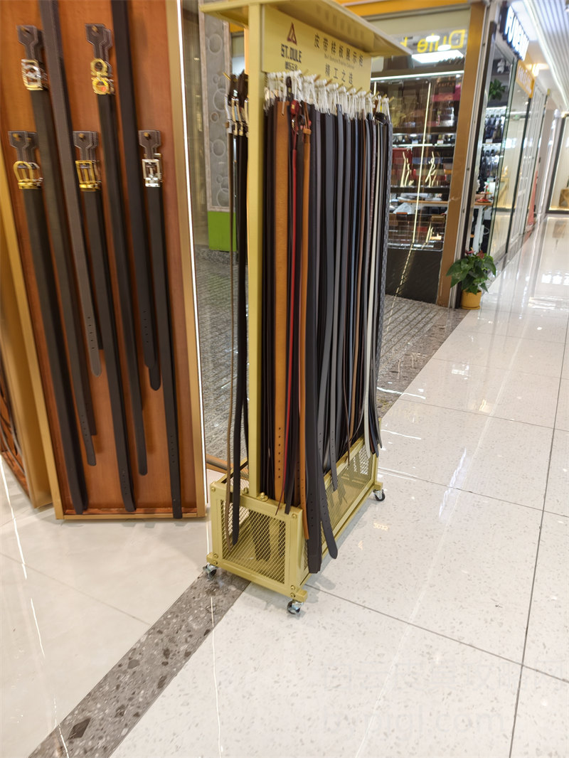 白云皮具城高层俯瞰市场屋顶实拍